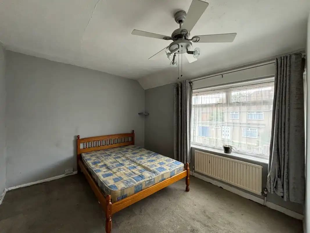 London, Dagenham - Image 3